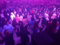 GURBETÇI - Almanya'da Düzenlenen Gecede Engellilere Yardım Eli Uzandı