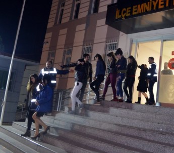 Antalya'da Fuhuş Operasyonu Açıklaması 8 Gözaltı