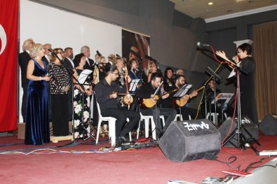 Ayvalık'ta Gönül Tuna Müzik Topluluğundan Anlamlı Konser