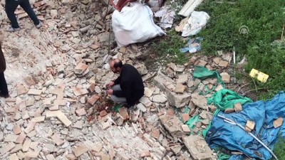 Devrilen Duvarın Altında Kalan Kişi Yaralandı