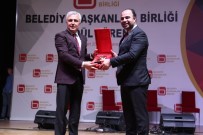 GÜLDAL AKŞIT - En Beğenilen Belediye Başkanı Ödülü Nihat Çiftçi'nin