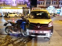ŞEKERHANE MAHALLESİ - Motosikletle Otomobil Çarpıştı Açıklaması 1 Yaralı