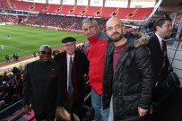 ŞEHİT ANNELERİ - Şehit Aileleri Es-Es Maçını Kazım Kurt'la İzledi