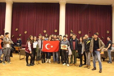 Üniversite Öğrencileri Litvanya'da Türk Mutfağını Tanıttı