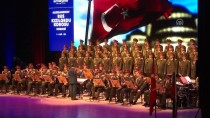 Aleksandrov Rus Kızılordu Korosu İstanbul'da Konser Verdi