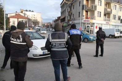 Beyşehir'de Kemer Takmayan Ve Cep Telefonuyla Konuşan Sürücülere Ceza