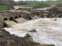 SAĞANAK YAĞMUR - Çorlu Deresi'nin Debisi Yükseldi