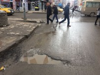 KALDIRIMLAR - Kars'ta, Karayollarının Attığı Asfalt Kışı Çıkaramadı