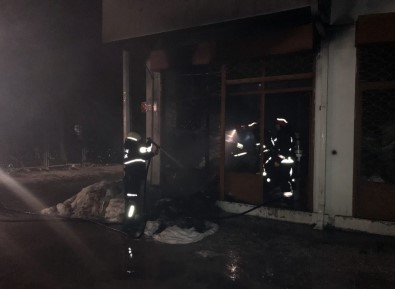Sakarya'da Halı Dükkanında Yangın