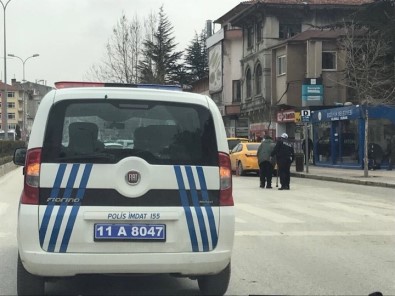 Trafik Polisinden Örnek Davranış