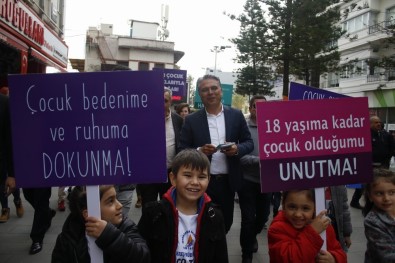 Uysal, Çocuk Hakları Sözleşmesini Dağıttı
