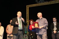 AYDıN KÜLTÜR MERKEZI - Efeler Belediyesi Tiyatro Günleri'nde Salonlar Doldu Taştı