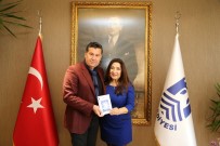 BANKA MÜDÜRÜ - İlk Kitabını Başkan Kocadon'a Sundu