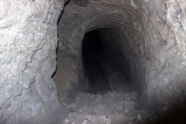 Bafilyun Dağı'ndaki tüneller görüntülendi