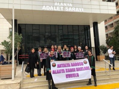 Avukatlar, 8 Mart Dünya Kadınlar Günü' İçin Bir Araya Geldi