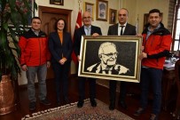 METIN YıLMAZ - Down Sendromlular Başkan Yılmaz'ı Resmetti