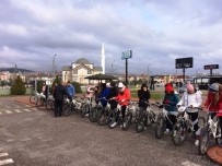 MEHMET BOZDEMİR - Geleceğin Spor Öğretmenleri, Bisiklet Derslerini Bisiklet Trafik Eğitim Pistinde Yapıyor