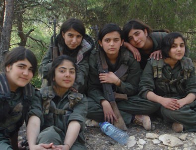 YPG/PKK'nın çocukları kullandığı fotoğraf ortaya çıktı