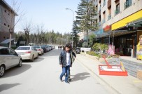 LODOS - Lodos Nedeniyle Üzerine Tabela Devrilen Genç Kız Yaralandı