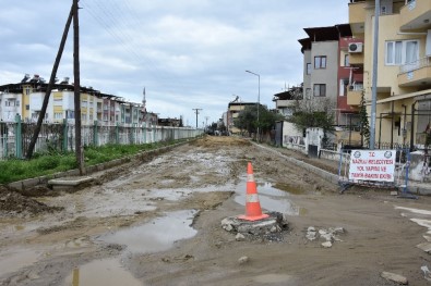 Nazilli Belediyesi Yol Hamlelerine Hız Kesmeden Devam Ediyor