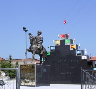 Osmangazi'nin 3'Üncü Oğlu Pazarlı Bey'in Anıtındaki Yenileme Çalışması Bitti