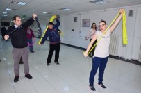 BALıKESIR DEVLET HASTANESI - Psikiyatri Hastaları Sabah Sporu Ve Dansla Stres Atıyor