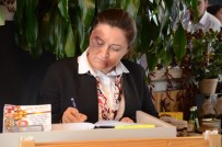 KADINLAR GÜNÜ - Restauranta Girenler Çalışanların Halini Görünce Şaşırdı Kaldı