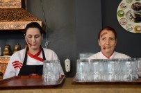 KADINLAR GÜNÜ - Restauranta Girenler Şaşırdı Kaldı