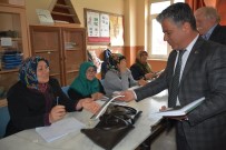 OKUMA YAZMA SEFERBERLİĞİ - Şehzadeler'de Okuma Yazma Seferberliğine Büyük İlgi