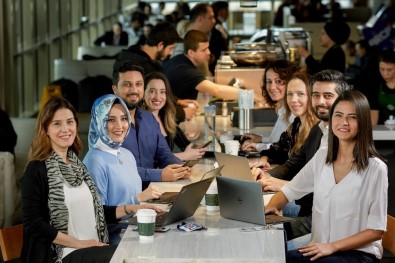 Turkcell'den Kariyer Yolunda İlerleyen Tüm Kadınlara Destek