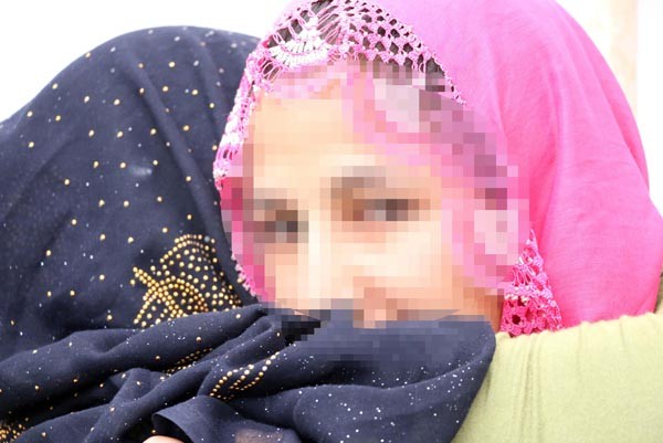 '4 ay boyunca bana sürekli ilaçlı su verip, bayıltarak, tecavüz ettiler'