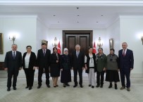 SEMİHA YILDIRIM - Başbakan Yıldırım Köyünü Türkiye'ye Tanıtan Zümran Ömür'ü Kabul Etti