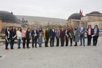 İDARİ İZİN - Başkan Kalın'dan Kadın Personele Karanfil