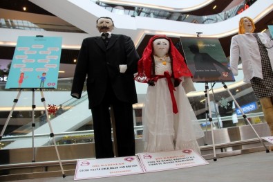 'Biz Kadınlar Ne İstiyoruz' Sergisi İlgi Odağı Oldu