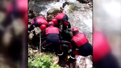 Cesedi Çuval İçinde Dere Yatağında Bulundu