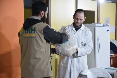 Doğu Guta'daki Sağlık Görevlilerine Türkiye'den Gıda Yardımı