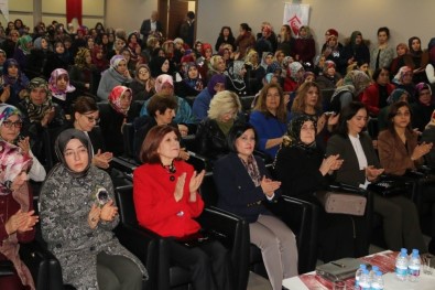 Kadın Ve Güçlenme Konulu Panel Düzenlendi