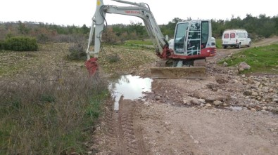 Karaveliler'de Dere Temizlik Çalışmaları Başladı