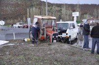 BOSTANDERE - Konya'da Traktörle Minibüs Çarpıştı Açıklaması 4 Yaralı