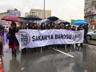 Sakarya'da Kadınlar 8 Mart İçin Yürüdü