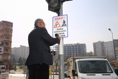 Siirt'te Sinyalizasyonlara Uyarı Levhaları Takıldı