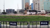 İSTİKLAL CADDESİ - Taksim'de Güvenlik Önlemi