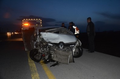 Tatvan'da Trafik Kazası Açıklaması 2 Yaralı