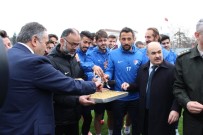 ZÜLKIF DAĞLı - Vali Dağlı, Başkan Ay 'Düzcespor'un Yanındayız'