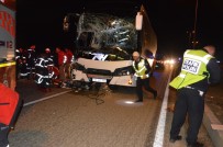 Yolcu Otobüsü Tıra Çarptı Açıklaması 1 Ölü, 1 Yaralı