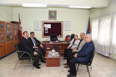 Başkan Asya, Öğretmen Ve Öğrencilerle Bir Araya Geldi