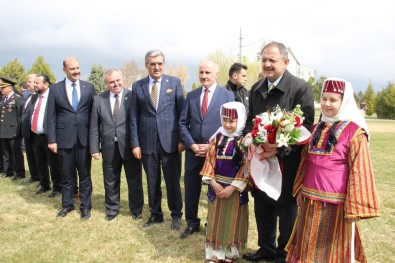 Çevre Ve Şehircilik Bakanı Özhaseki Karaman'da