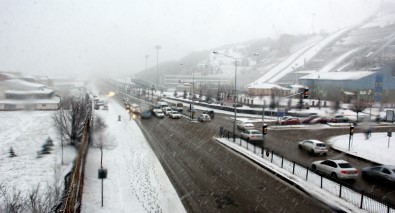 Erzurum'da Kar Kalınlığı 20 Santimetreye Ulaştı