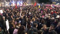 İtalya 8 Mart Kadınlar Günü'nü Grev Ve Gösterilerle Kutladı