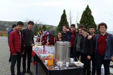 Niksar'da Öğrencilerden Mehmetçik İçin Yardım Kermesi